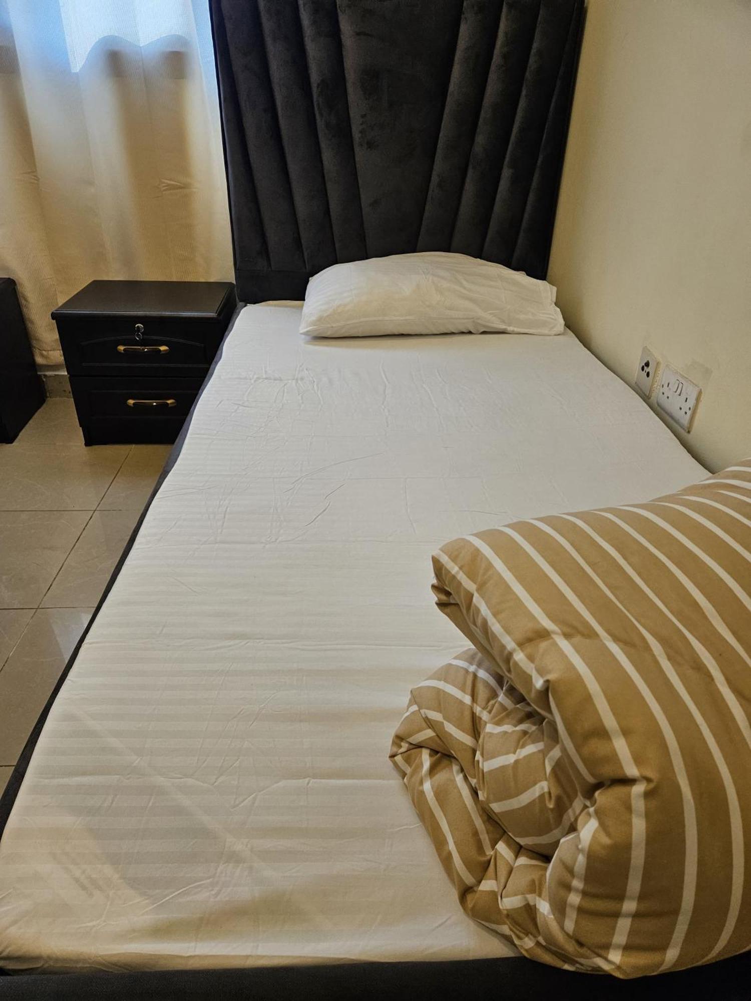 Paradiso Backpackers Nest Abu Dabi Dış mekan fotoğraf